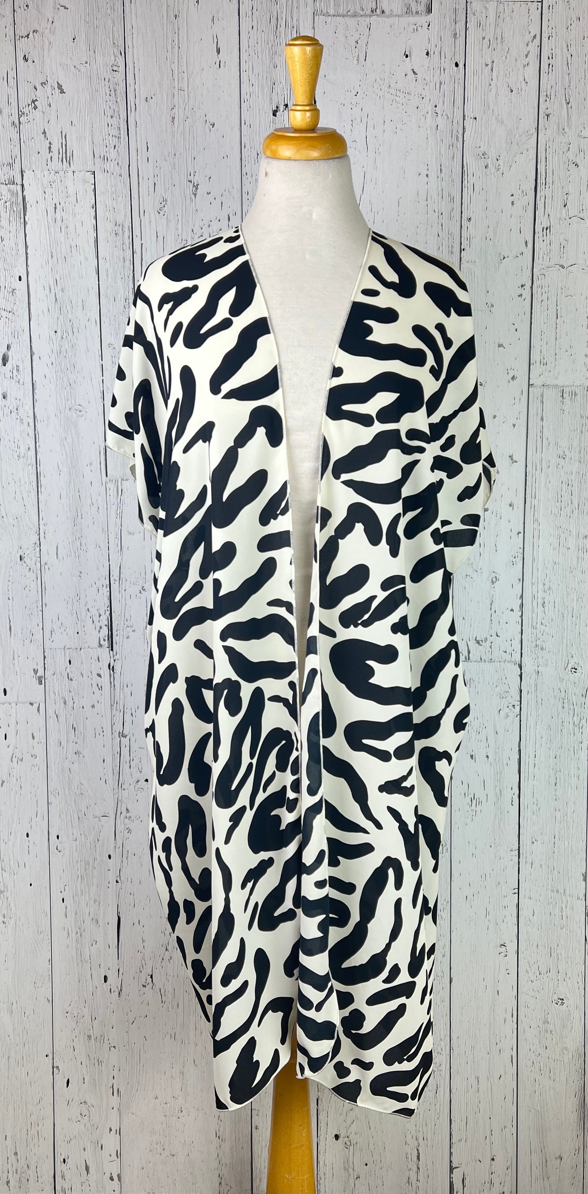 Cream & Black Animal Print Short Sleeve Kimono